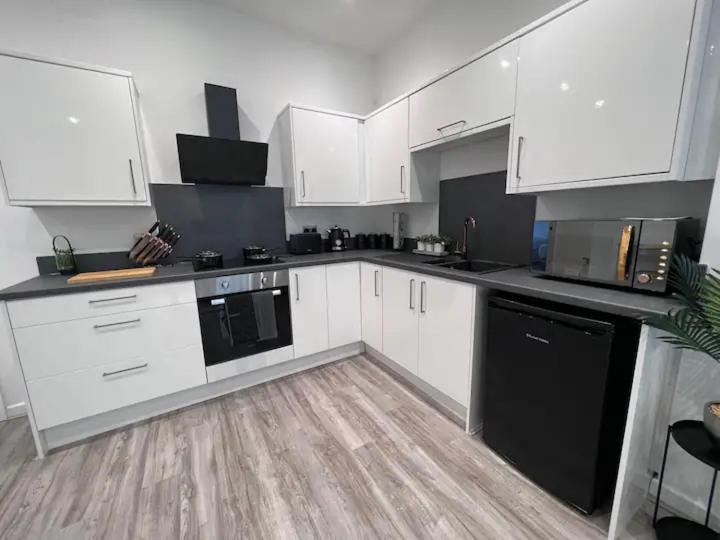 Monthly Stays Liverpool Bagian luar foto