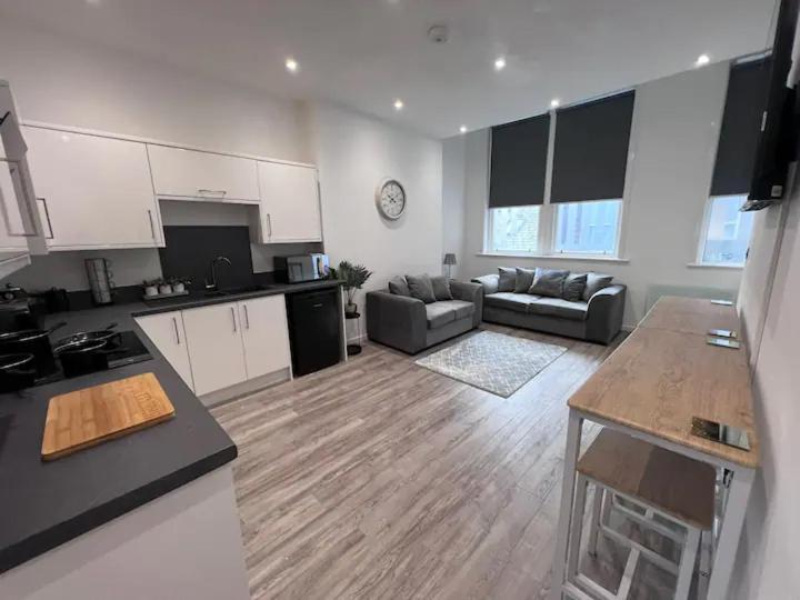 Monthly Stays Liverpool Bagian luar foto