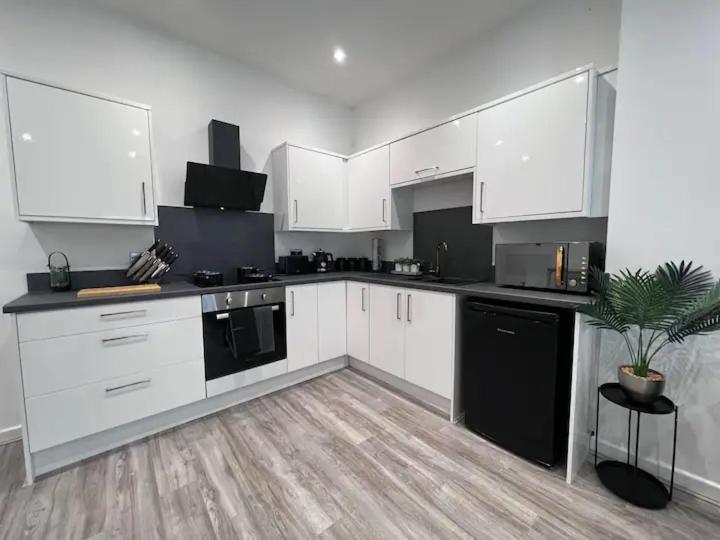 Monthly Stays Liverpool Bagian luar foto