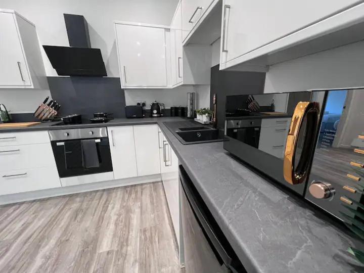Monthly Stays Liverpool Bagian luar foto